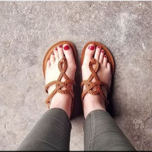 universal thread Shoes - Brown Braided Thong Summer Sandals-7.5/10